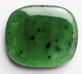 Amuleto de proteccion con una piedra Jade 5282577